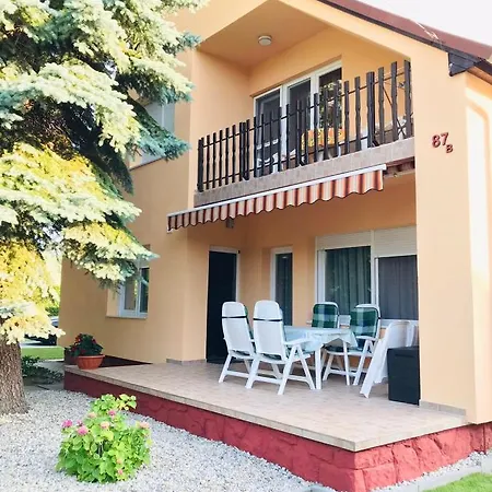 Apartment Emilia