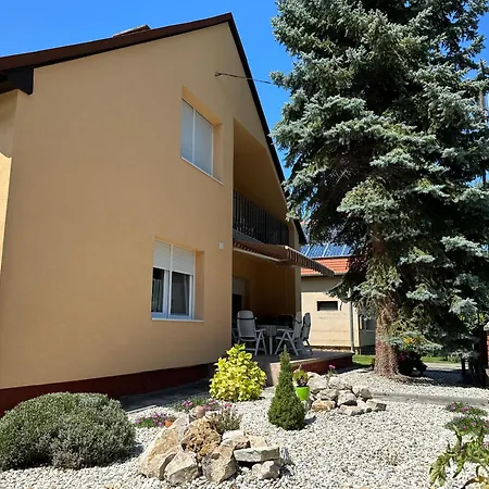 Emilia Apartment